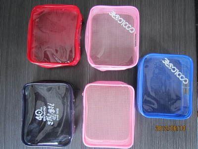 PVC膠袋 供應禮品袋 化妝品袋 拉鏈袋(圖)-深圳市飛達塑膠制品提供PVC膠袋 供應禮品袋 化妝品袋 拉鏈袋(圖)的相關介紹、產(chǎn)品、服務、圖片、價格深圳市飛達塑膠制品、pvc包、塑料禮品袋、pvc膠袋、pvc包裝袋、pvc拉鏈袋、pvc手提袋、pvc透明手提袋、pvc手提袋禮品袋、pvc塑料拉鏈袋、pvc袋拉鏈袋、pvc襪子包裝袋、彩色pvc包裝袋、pvc防水包裝袋、供應pvc膠袋、pvc膠袋生產(chǎn)、塑料禮品袋子、pvc塑料禮品袋、女pvc包、塑料pvc包、高品質PVC包